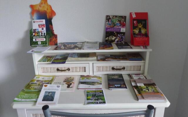 Gîte Isle-et-Bardais, 4 pièces, 6 personnes - FR-1-489-139