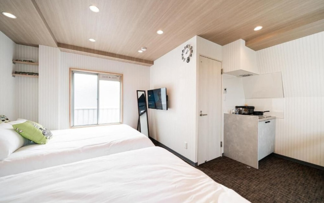 Sunshine Inn 456