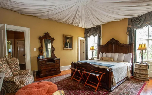 Eliza Thompson House, Historic Inns of Savannah Collection