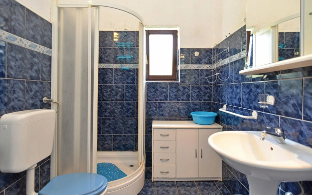 Apartment 498