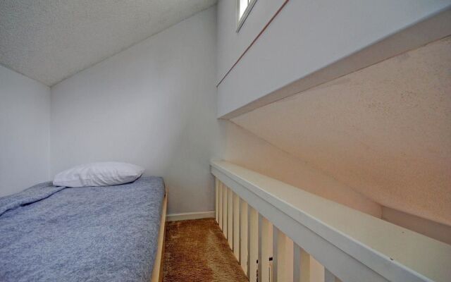 Sundance 4 3 Br townhouse by RedAwning