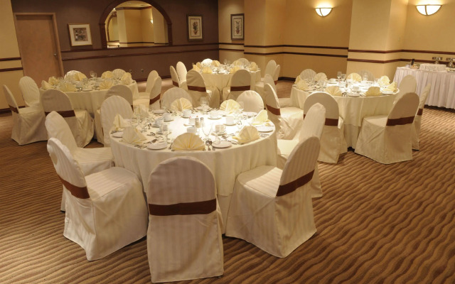 Best Western Ville-Marie Montreal Hotel & Suites