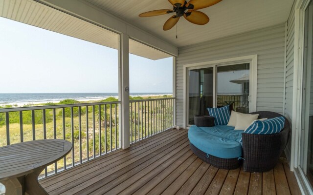 Gulf Three Bedroom Villa by Redawning