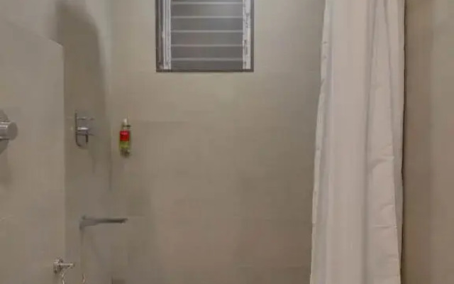 OYO Townhouse 092 Ashray