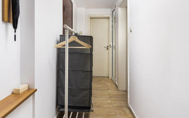 Peaceful Riverside Studio with Garage & private Patio Garden Center