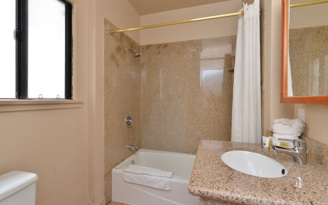 Pacific Shores Inn