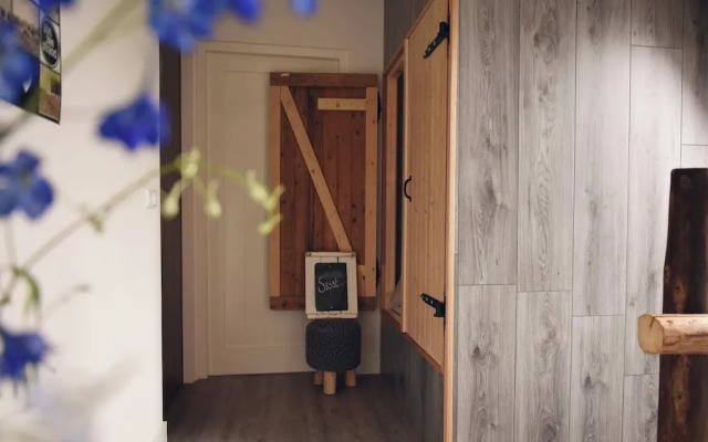 Cozy Apartment With Garden