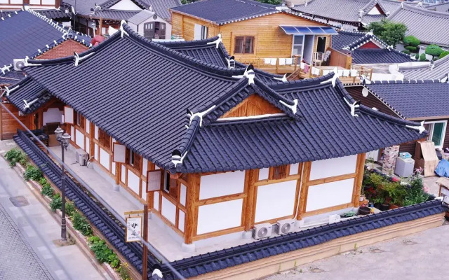 Jeonju Hanok Maeul Sukbak Hyangchon