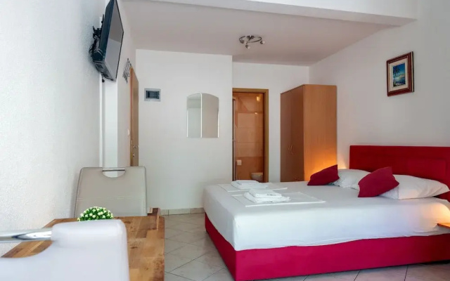 Studio for 2 People - Split Region