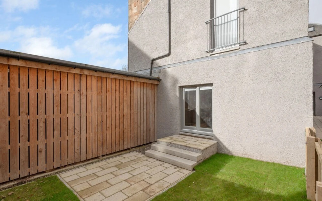 312 Reid's Corner - by Stay Dunfermline