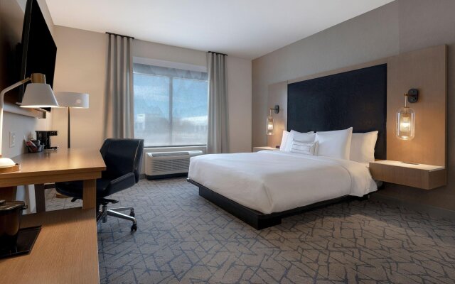 Fairfield Inn & Suites by Marriott Denver Airport at Gateway Park