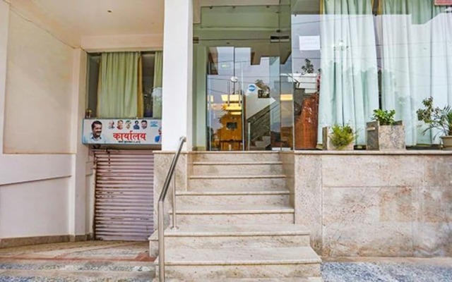 FabExpress Taj Home Stay