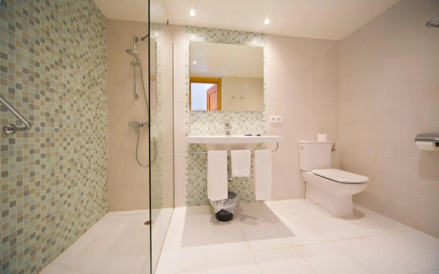 Holiday Inn London - West by IHG