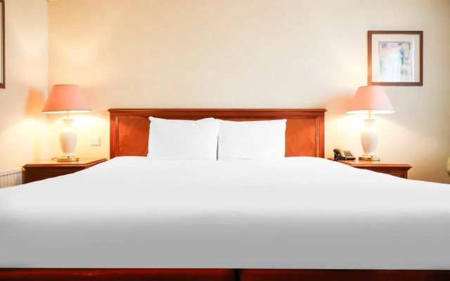 OYO Tong Park Hotel