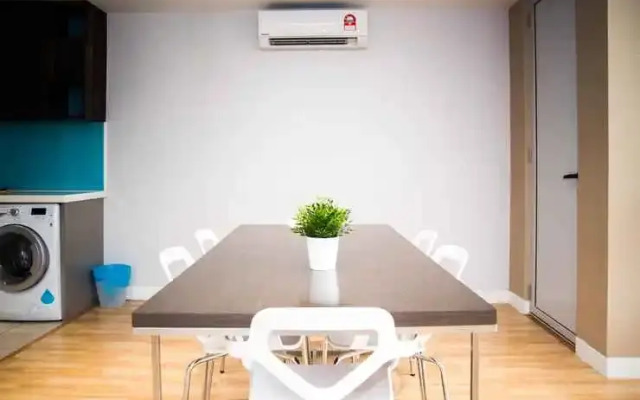 Widebed @ D'Majestic Place