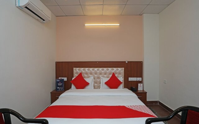 OYO 33014 Bhagwati Palace Guest House
