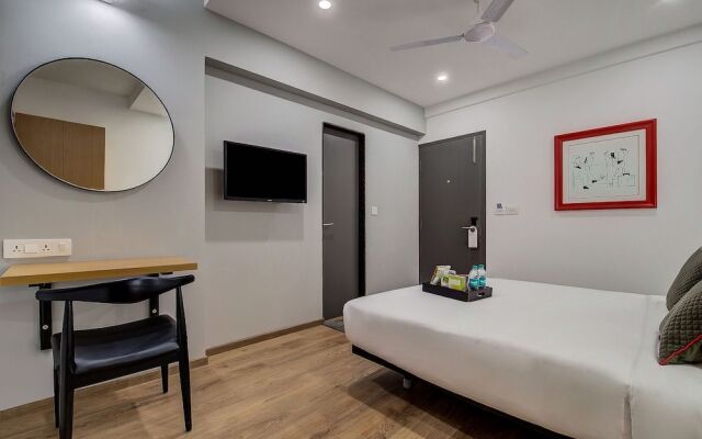 OYO Townhouse 046 Khar West Station