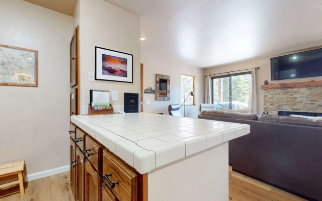 Hidden Valley 107 Quite and Cozy, Shot walk to the Village by RedAwning