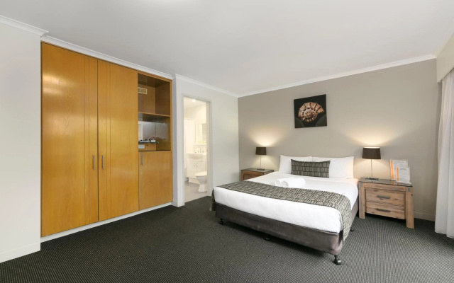 Mt Ommaney Hotel Apartments – Guest Rooms – Brisbane
