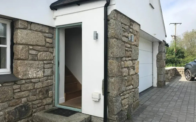 Remarkable Large 1-bed Apartment Nr Penzance