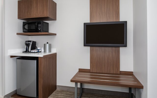 Holiday Inn Express & Suites Phoenix Tempe - University