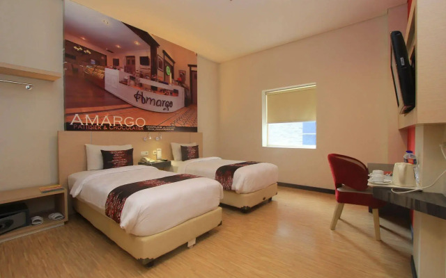 Townhouse Oak Cihampelas Near Ciwalk Formerly Promenade Hotel