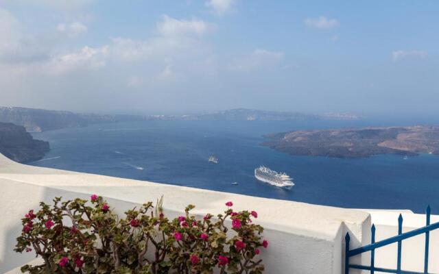 Andreas Cultural Cave House in Imerovigli, Santorini