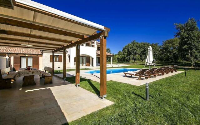 Villa Genia 2