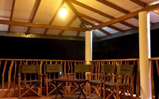 Funky Leopard Safari Lodge Bordering Yala National Park - Hostel