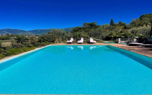 Spoleto-poolside-slps 20 1 Hour to Rome - Fabulous Gardens, Bbq Area, Pool