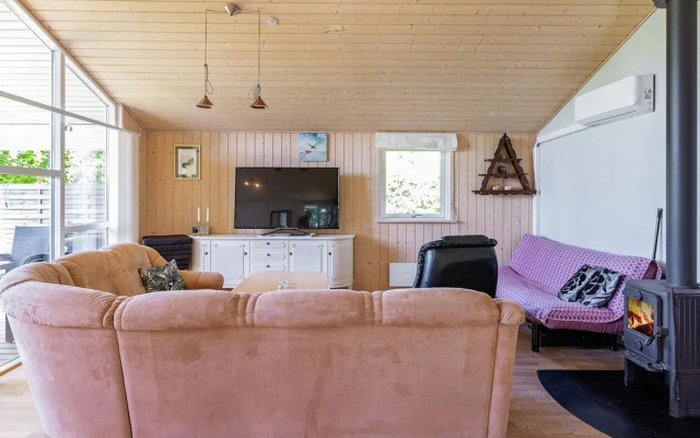 6 Person Holiday Home in Logstor