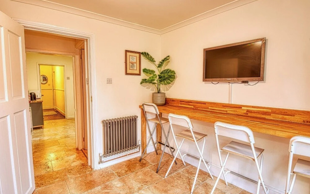 Ghar Homes - Bath Large Family Home