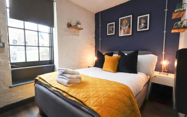 Quirky and Cool Christmas Steps 2 bed