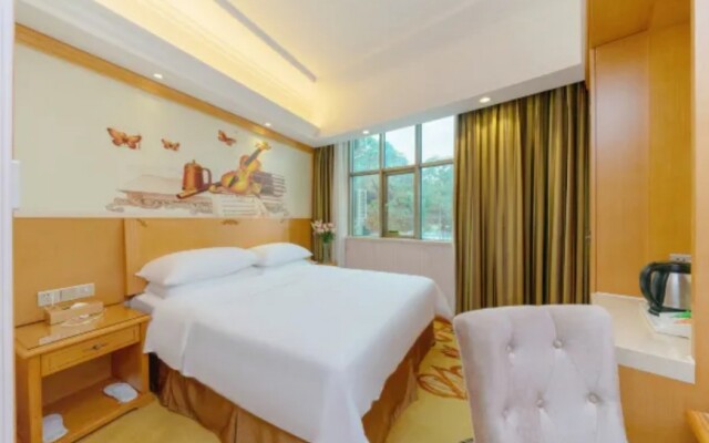 Vienna Hotel (Dongguan Dalang Bus Station)