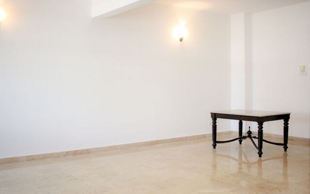 Sixteen Miami Batu Ferringhi