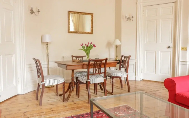 3 Lynedoch Place