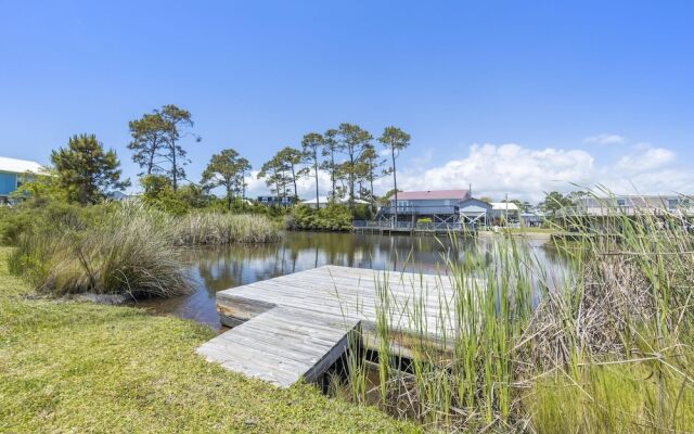 Hot Sand 4 Bedroom Home by RedAwning