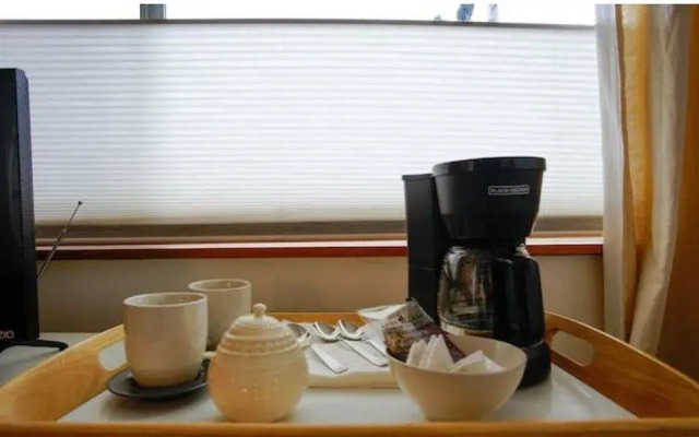 Albany Hill Apartment