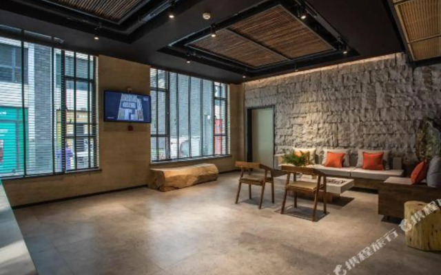 Xiaoyin Yisu Hostel