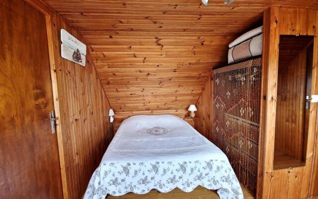 In Locquirec With 3 Bedrooms And 1 Bathrooms