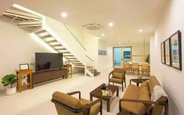 Modern House CNX