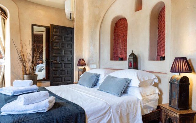 Unique luxurious 7 bed villa & cottage