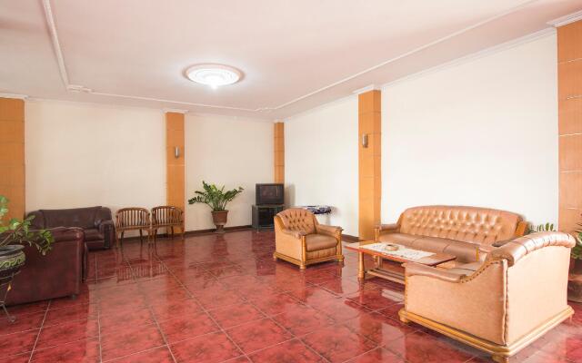 OYO 759 Hotel Dewi Sri