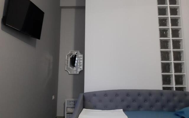Soula's Sunshine Blue Apartment