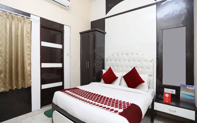 OYO 14949 Hotel Shashi Residency