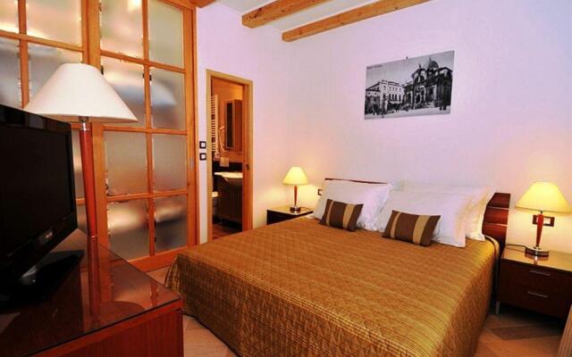 Steps Old Town Apartments by Irundo