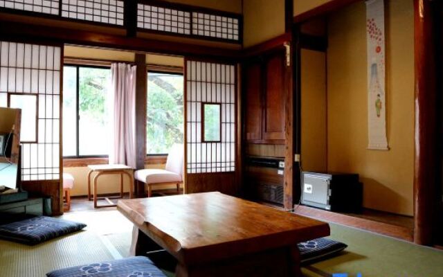 塔卡拉亚旅馆(Sujiyu Onsen Takaraya Ryokan)