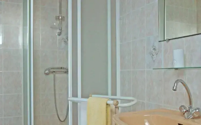 Chambres dHôtes Fondragon les Cedres