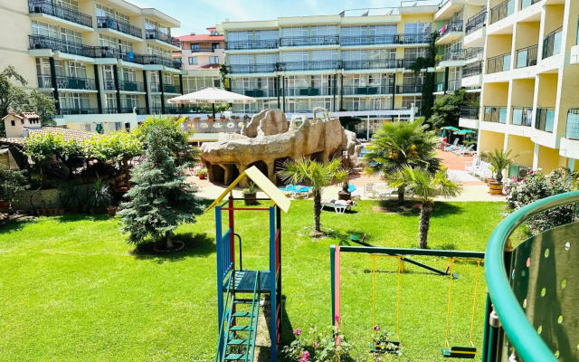 Sunny Day Club Hotel