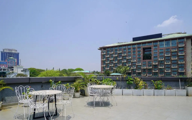 Olive Zip Richmond Circle by Embassy Group